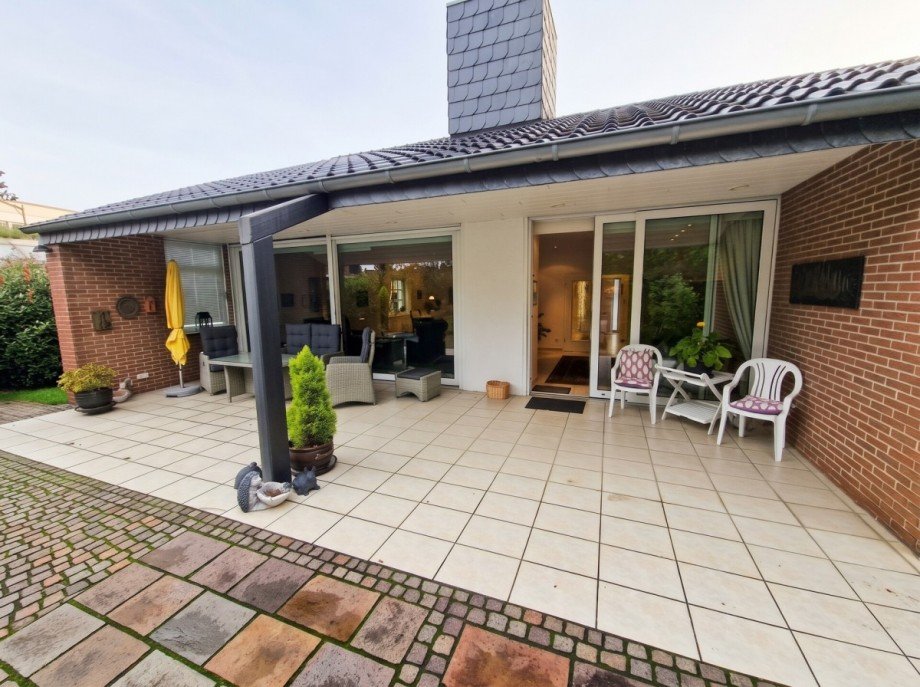 Hausr�ckfront Bungalow M�nchengladbach