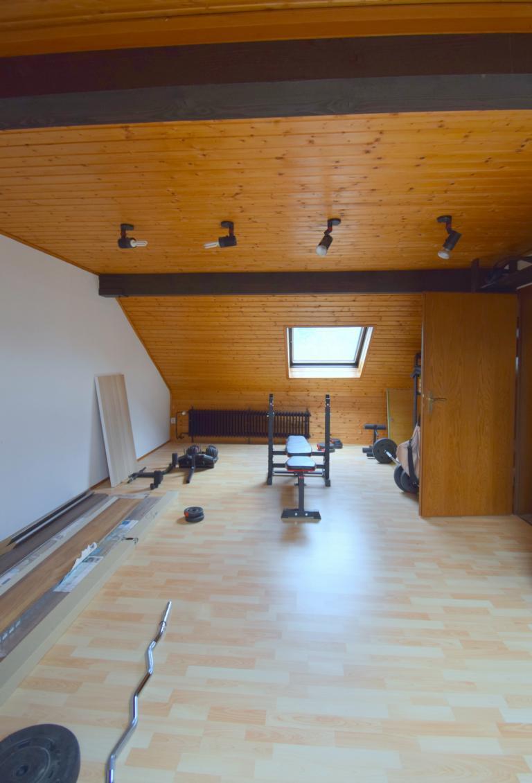 Individuelle Nutzfl�che DG Reihenmittelhaus M�nchengladbach