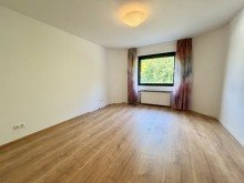 Schlafzimmer 1 ***MG-Beller Park*** Gepflegte 3- Zimmer Etagenwohnung mit Aufzug, Einbauk�che & Garage!