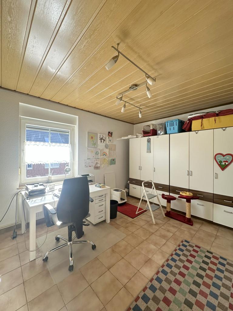 Zimmer OG Mehrfamilienhaus M�nchengladbach