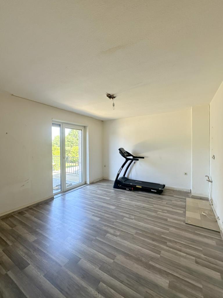 Zimmer OG mit Zugang zur Dachterrasse Reihenmittelhaus M�nchengladbach