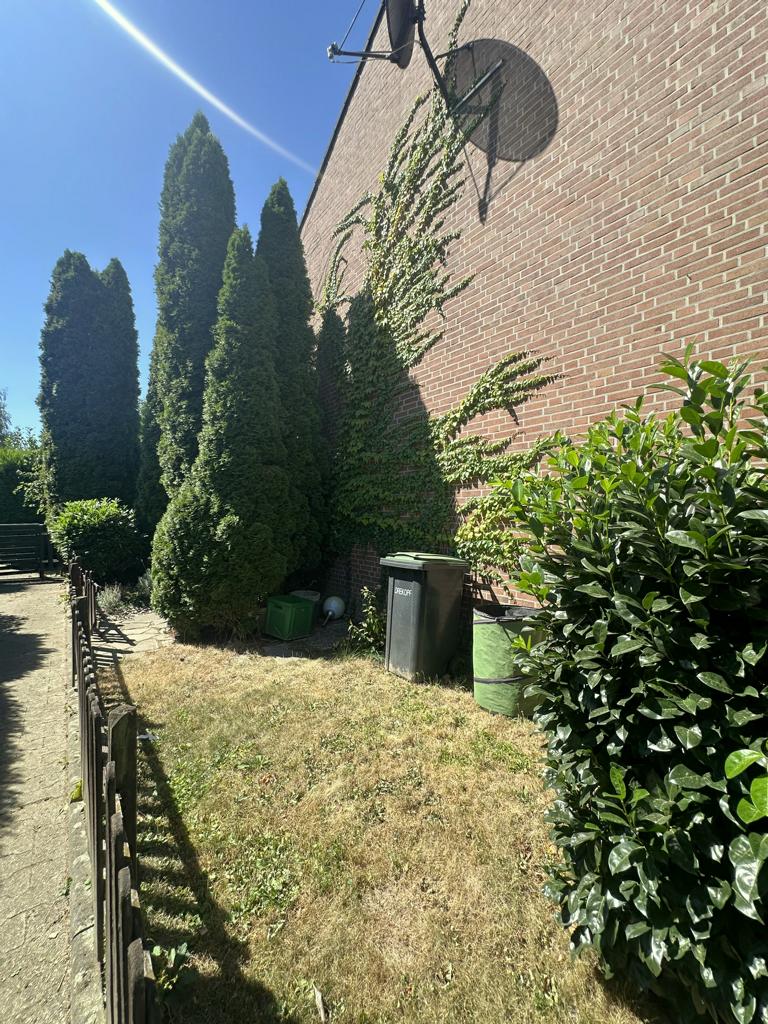 Gr�nfl�che neben dem Haus Reihenendhaus Wegberg
