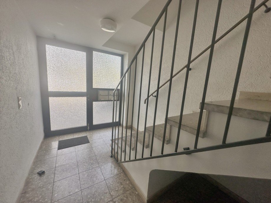 Eingang Treppenhaus Dachgeschosswohnung M�nchengladbach