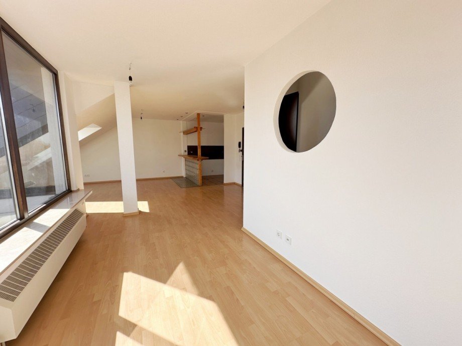 Wohnraum Dachgeschosswohnung M�nchengladbach