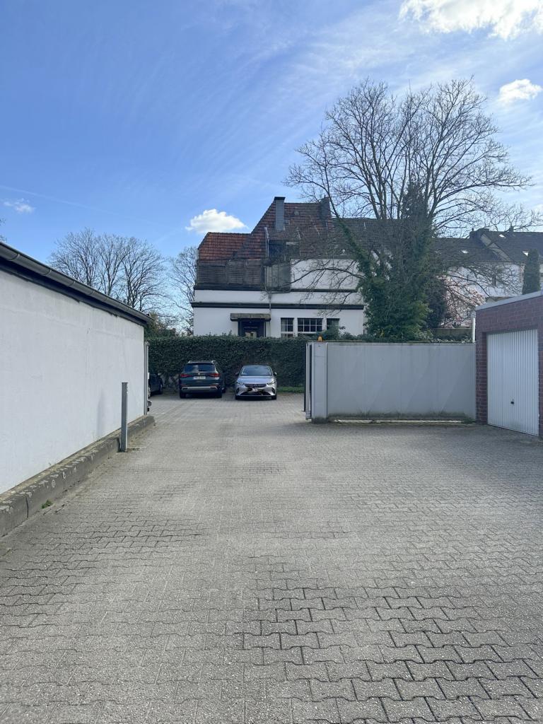 Zufahrt zum Stellplatz Etagenwohnung M�nchengladbach