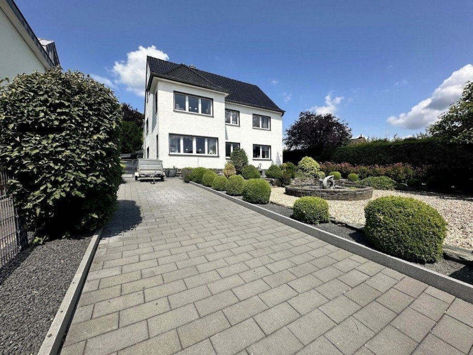 4. Zufahrt Einliegerwohnung Zweifamilienhaus H�ckelhoven