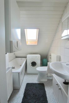 Badezimmer mit Waschmaschinenanschluss Apartement in gepflegtem Mehrfamilienhaus in Zentrumsn�he!