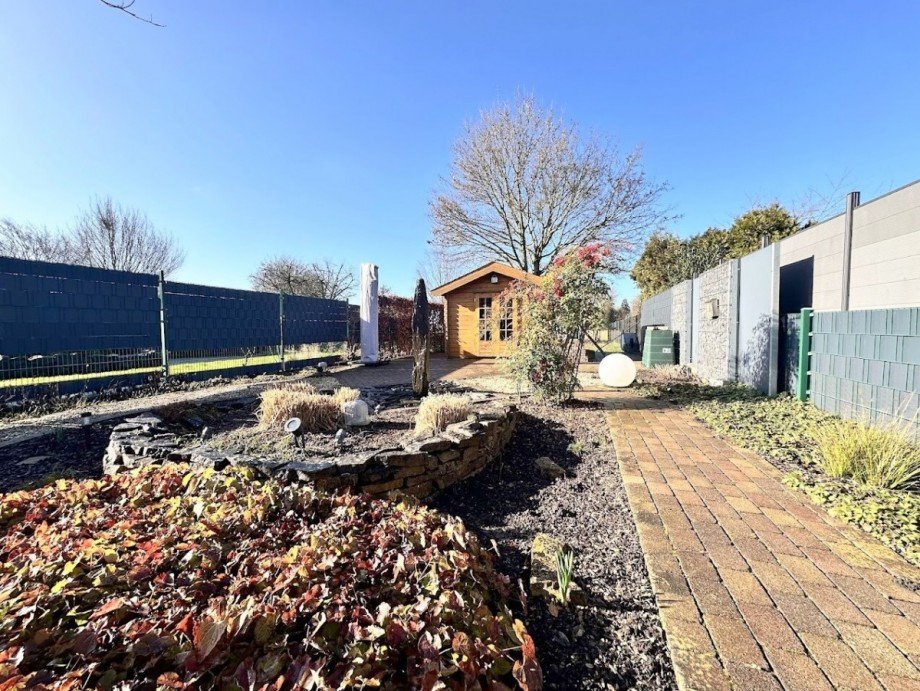 mit Gartenhaus Doppelhaush�lfte M�nchengladbach
