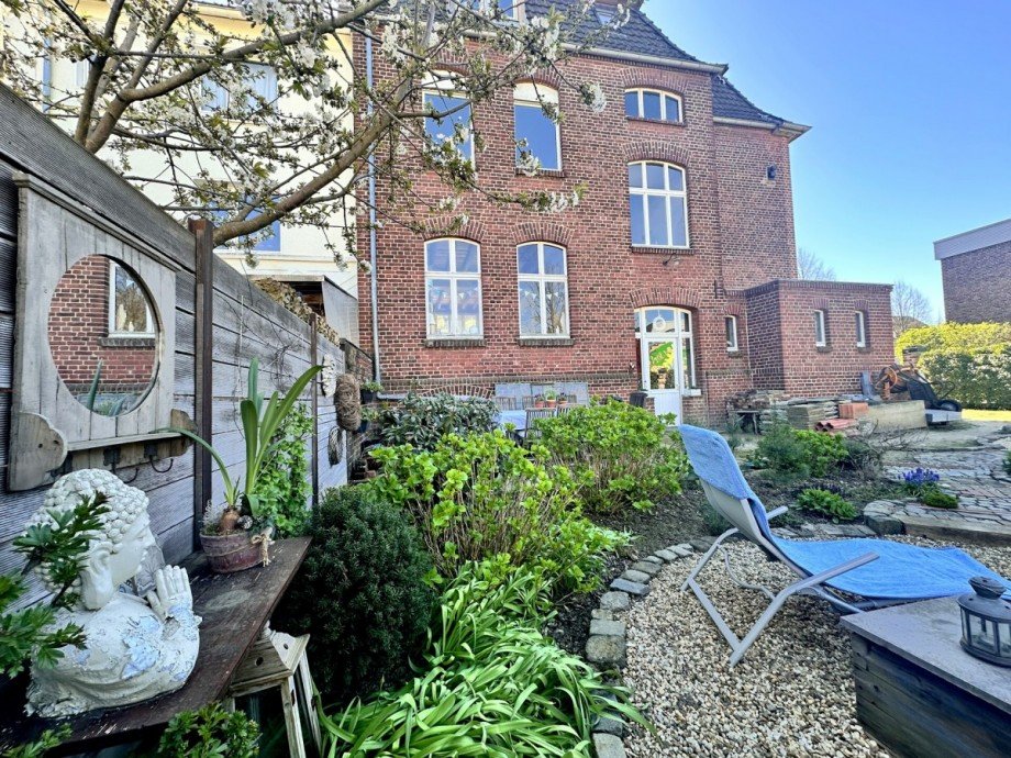 vertr�umter Platz Stadthaus M�nchengladbach