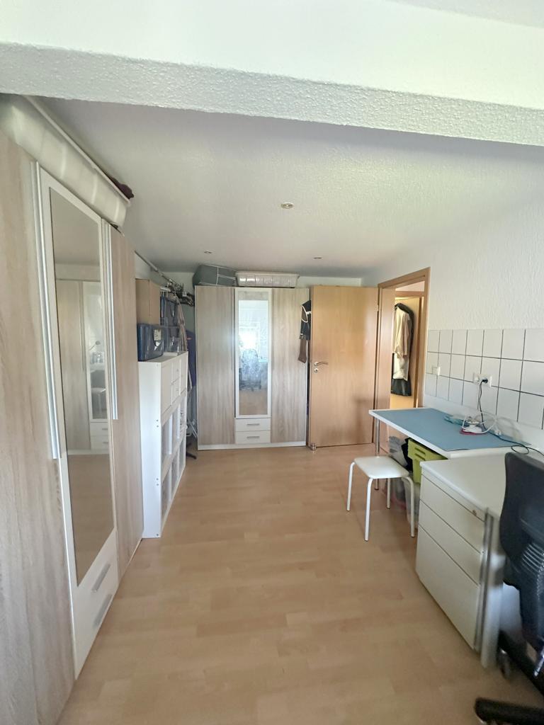Zimmer DG Mehrfamilienhaus M�nchengladbach