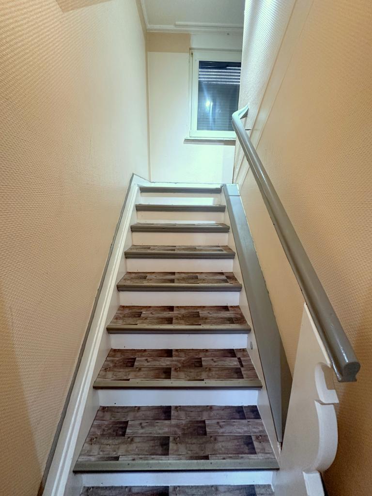 Hausflur ins OG Mehrfamilienhaus M�nchengladbach