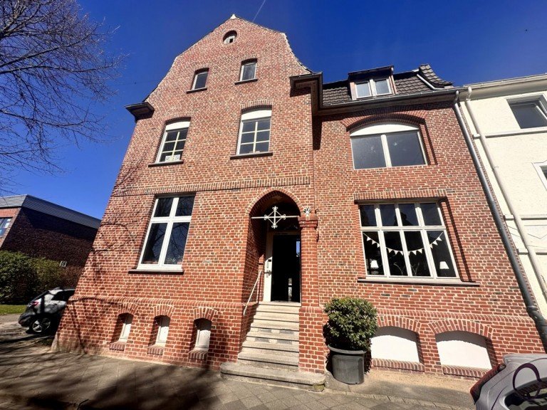 Hausfront M�nchengladbach Stadthaus *Au�ergew�hnlich* Authentisch*Unvollendet*Ein Haus voller Geschichten, bereit f�r n�chste Kapitel*