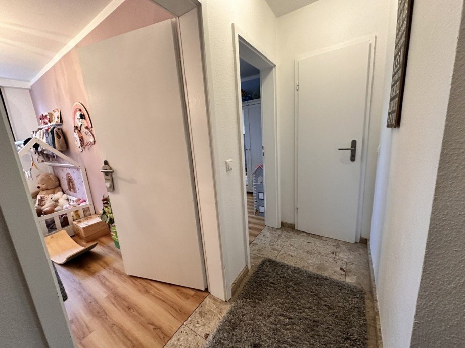 kleiner Flur Doppelhaush�lfte Schwalmtal