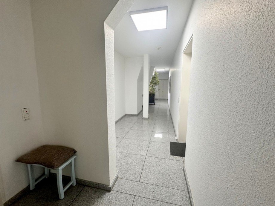 Flur zur Wohnung Dachgeschosswohnung M�nchengladbach