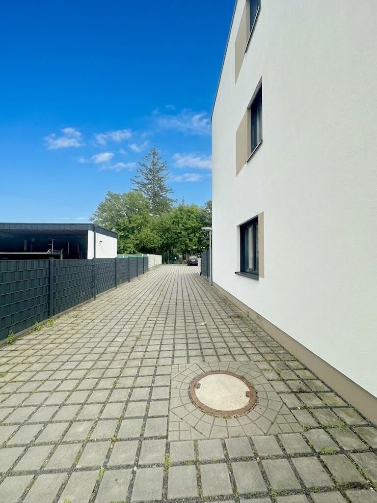 Zufahrt zu den Garagen Reihenmittelhaus M�nchengladbach