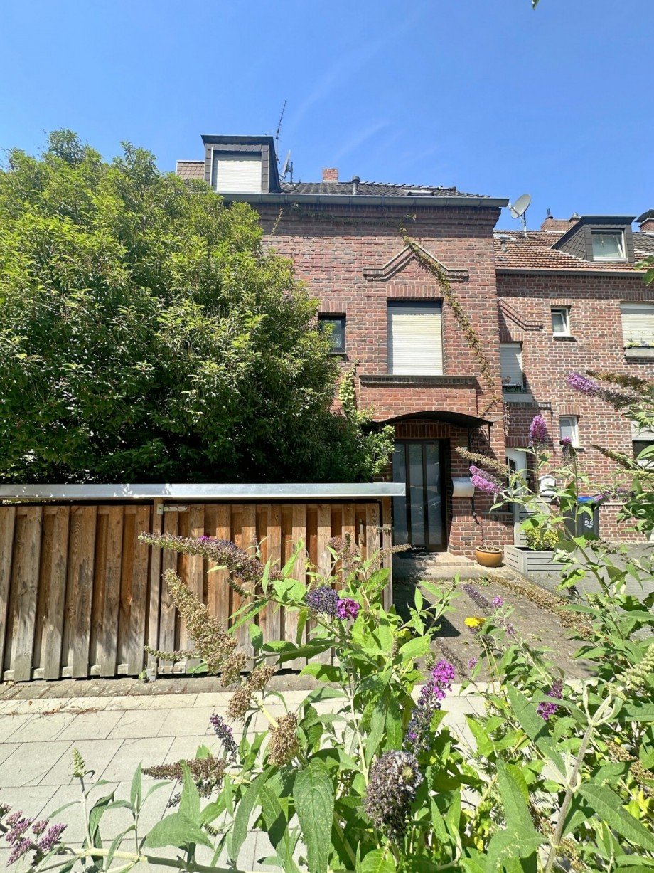 Frontansicht Reihenmittelhaus M�nchengladbach