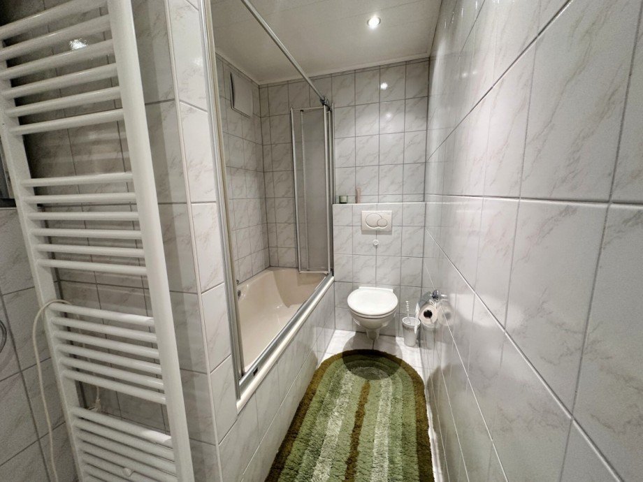 Keller Bad Wanne Bungalow M�nchengladbach / Kamphausener H�he