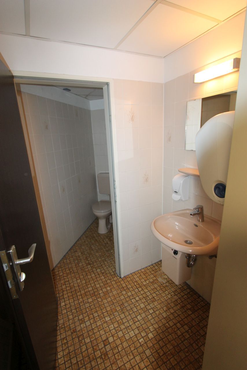 12-WC-2 B�rofl�che Krefeld