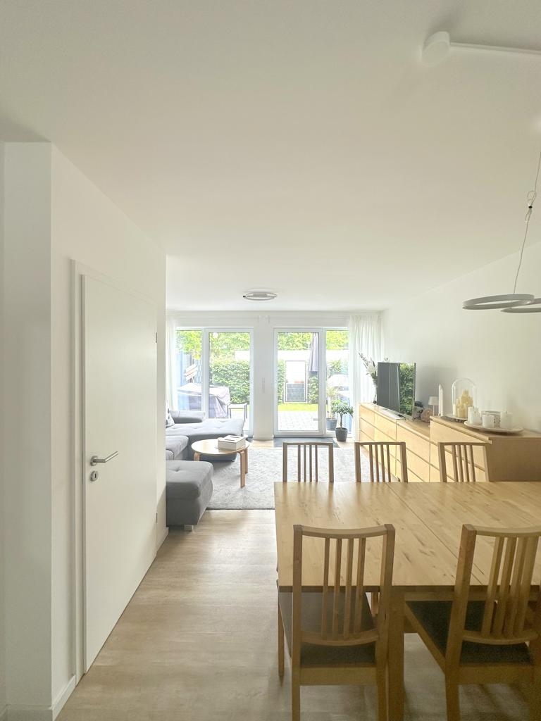 Blick durch Wohn-Esszimmer Reihenmittelhaus M�nchengladbach