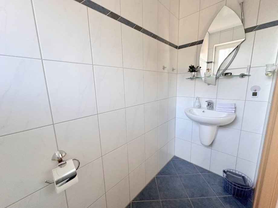 G�ste WC. Doppelhaush�lfte M�nchengladbach