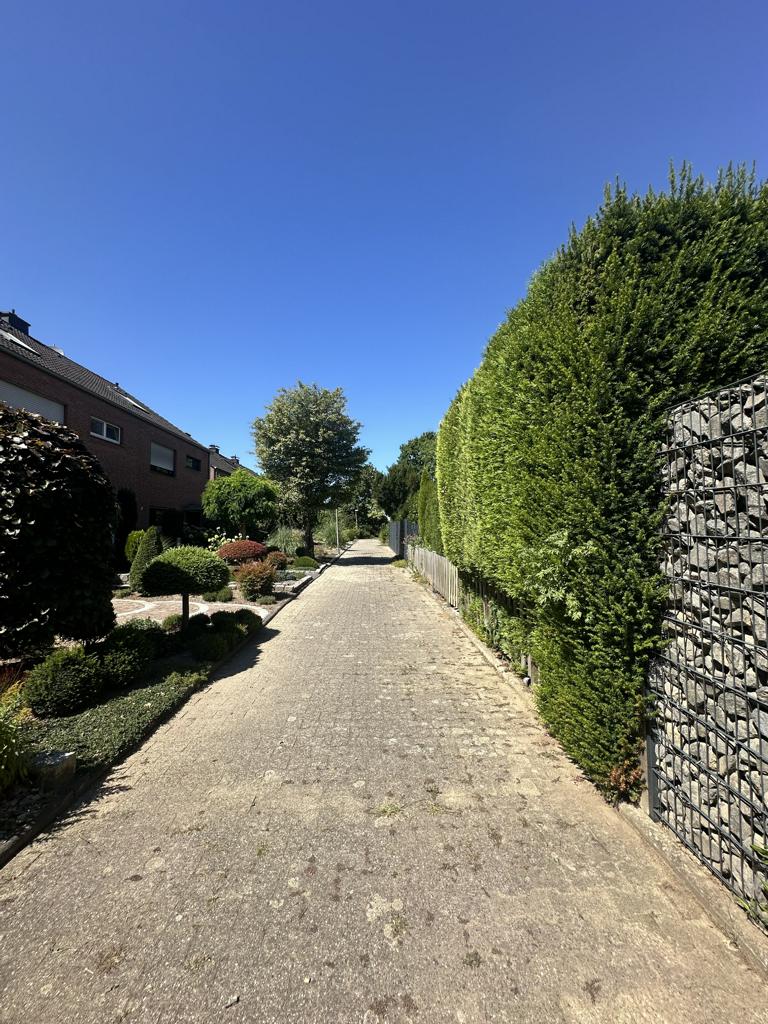 Zufahrt zum Haus Reihenendhaus Wegberg