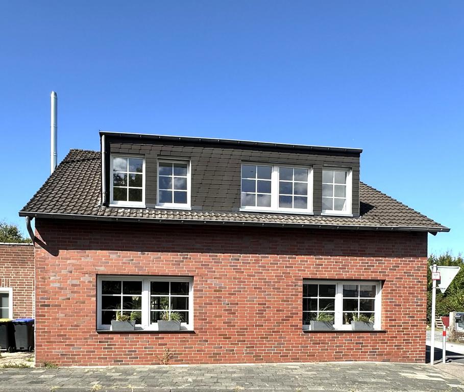 Ansicht Stra�e Einfamilienhaus M�nchengladbach