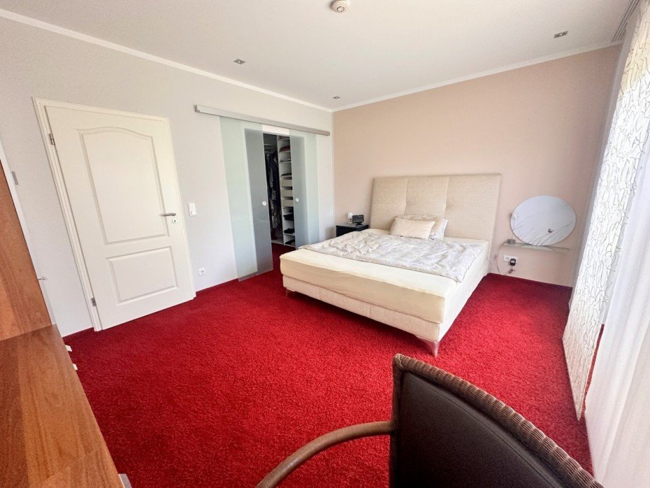 Schlafen mit Ankleide Erdgeschosswohnung M�nchengladbach / Mennrath