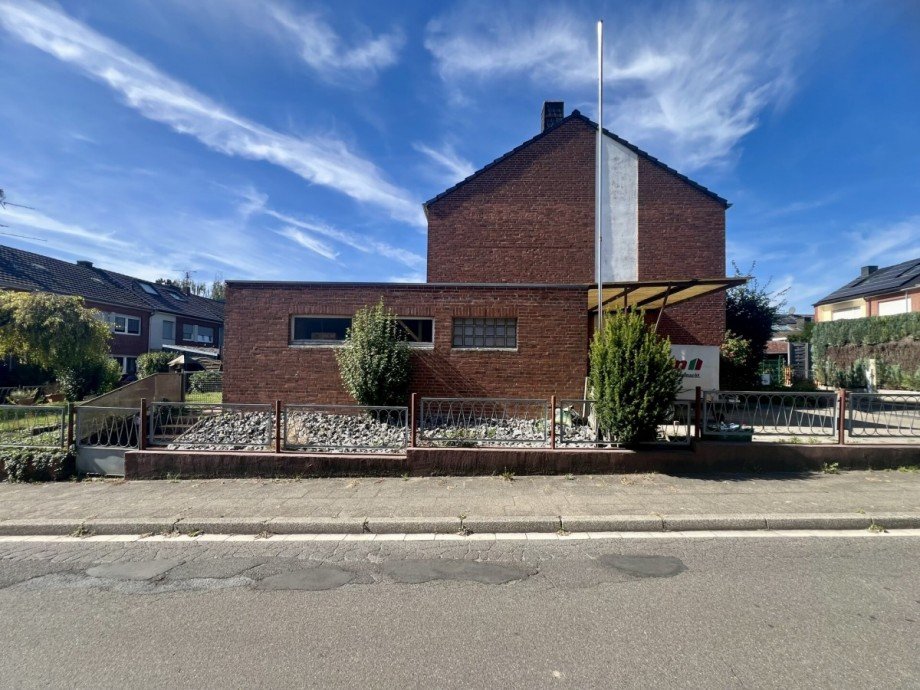 Seitenansicht Reihenendhaus J�chen