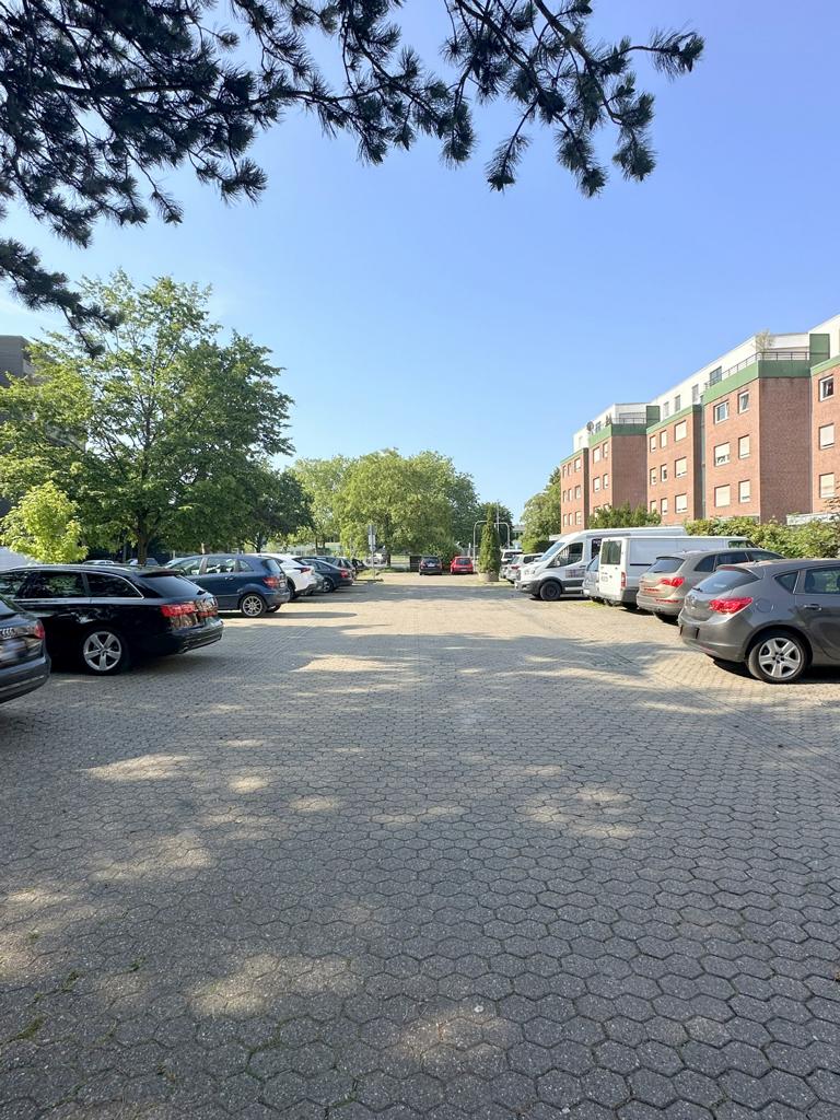 Parkm�glichkeiten vor dem Haus Etagenwohnung M�nchengladbach