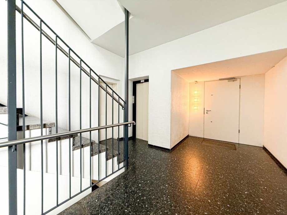 Gepflegtes Treppenhaus Etagenwohnung Viersen