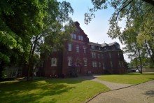 Komplettansicht *Selber einziehen oder vermieten-helle Wohnung mit Aufzug im historischen Gem�uer in Rheindahlen*