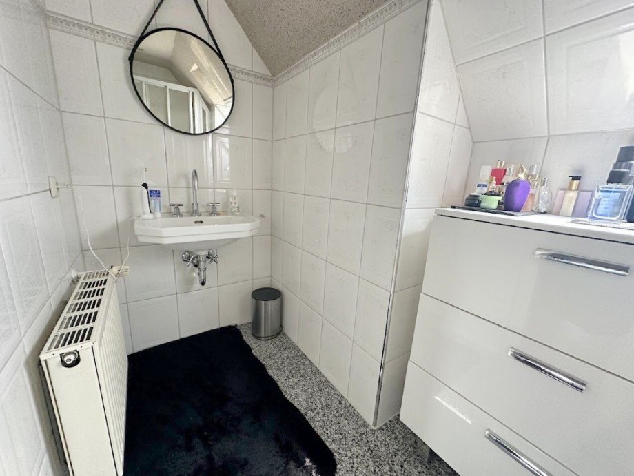 27. Bad DG Zweifamilienhaus H�ckelhoven