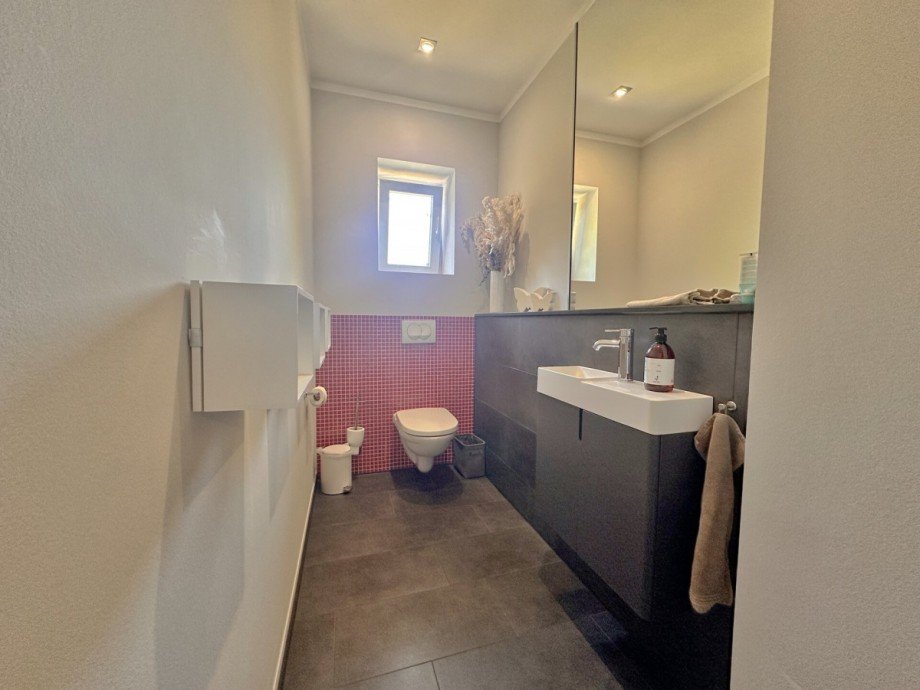 G�ste-WC Erdgeschosswohnung M�nchengladbach / Mennrath