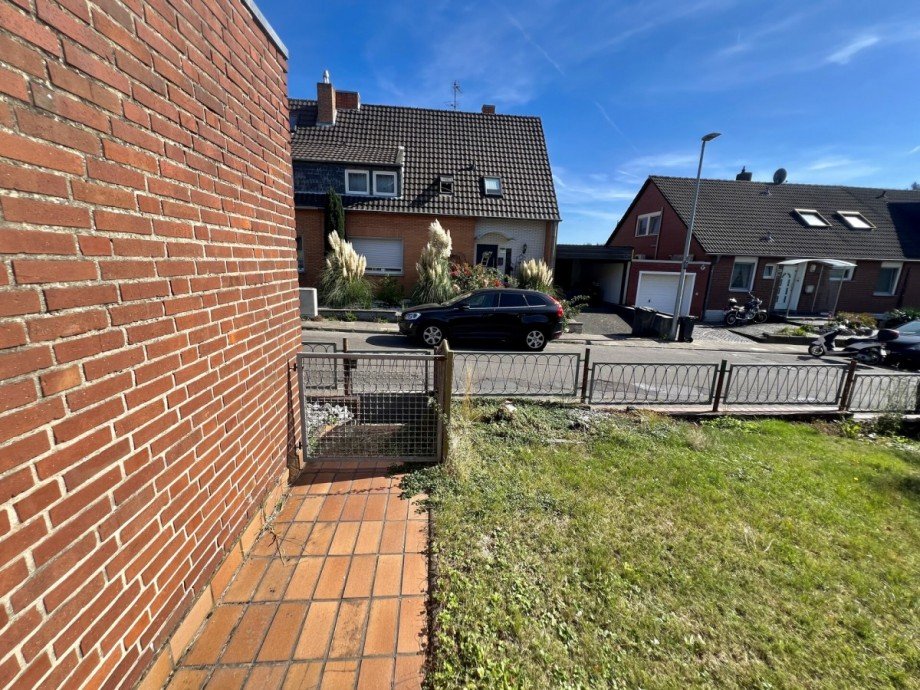 Seiteneingang Reihenendhaus J�chen