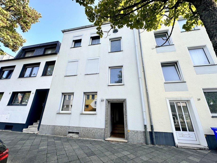 Hausfront Mehrfamilienhaus M�nchengladbach