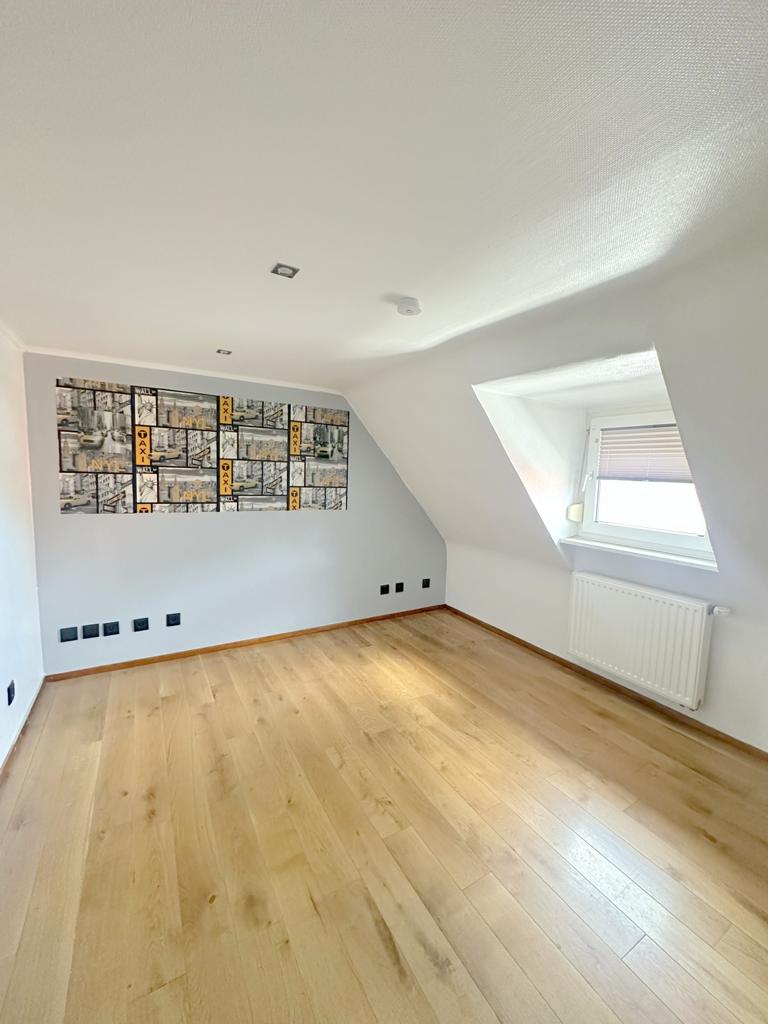 Schlafzimmer DG Mehrfamilienhaus M�nchengladbach