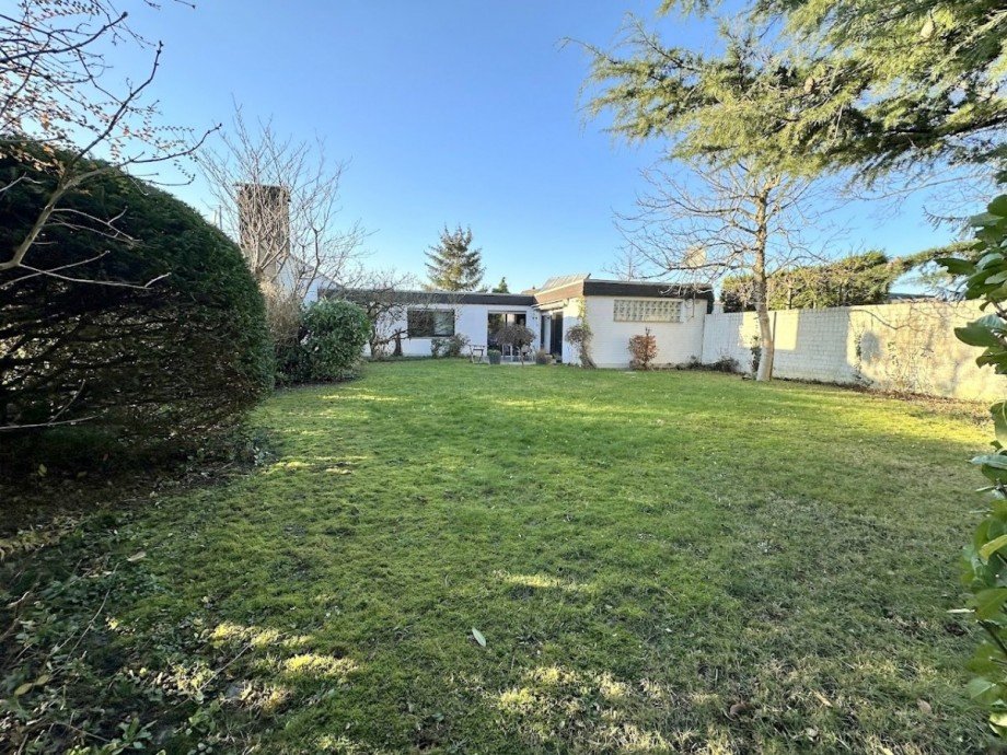 5. mit gro�em Garten Bungalow M�nchengladbach