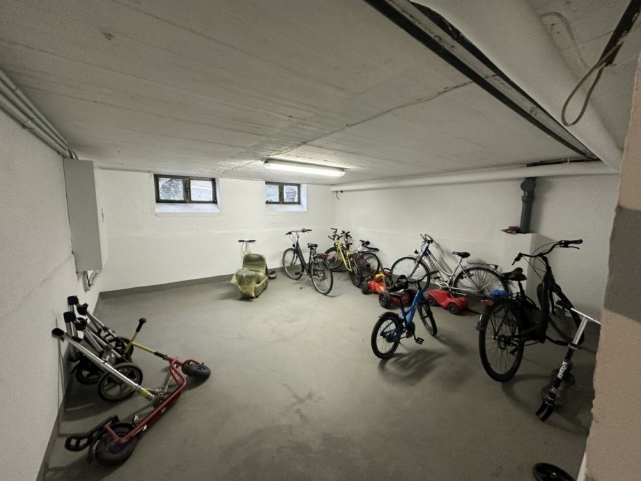 KELLER-FAHRRAD- Etagenwohnung M�nchengladbach