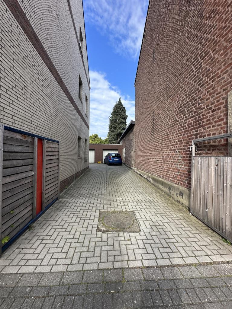 Zufahrt in den Innenhof Mehrfamilienhaus Viersen