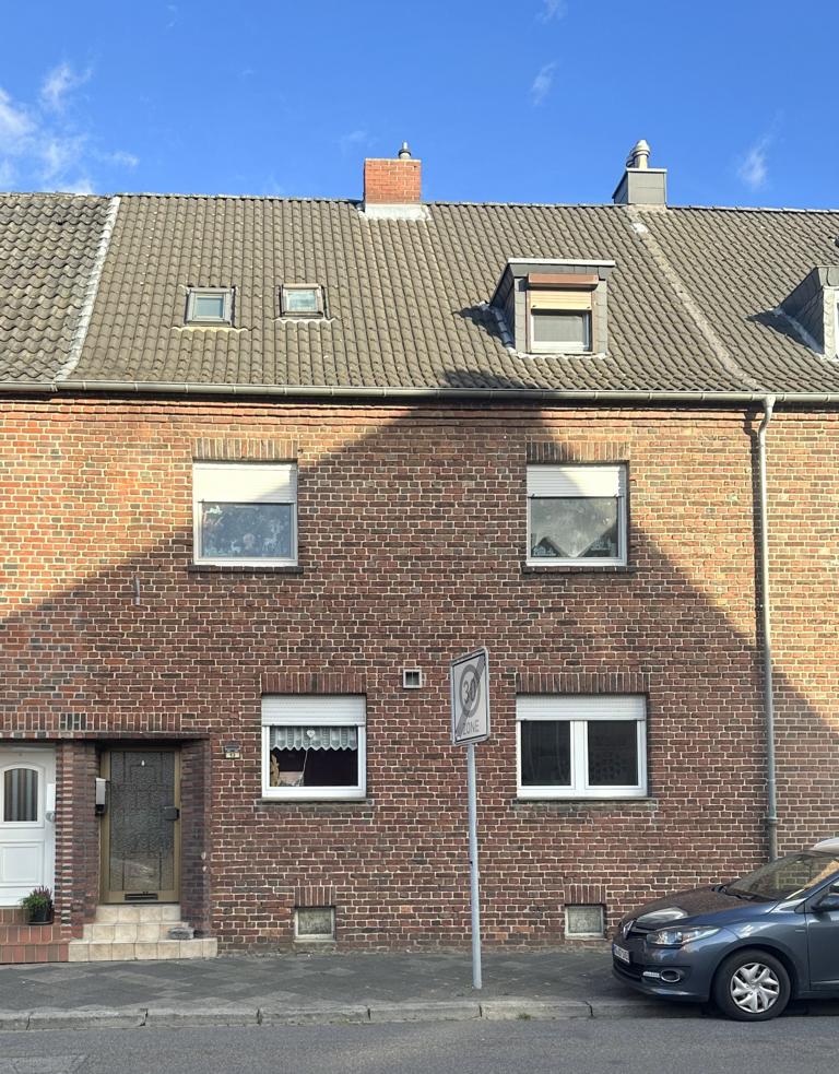 Frontansicht Mehrfamilienhaus M�nchengladbach