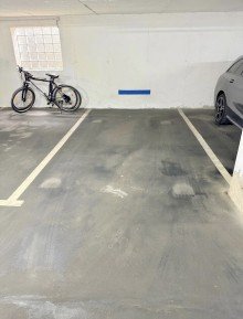 Tiefgaragenstellplatz Gepflegte Maisonette Wohnung mit 2 PKW-Stellpl�tzen & gro�er Sonnenterrasse in Kleinenbroich!