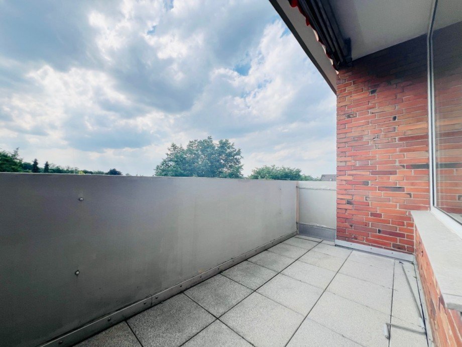 Balkon mit Markise Etagenwohnung M�nchengladbach