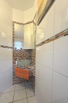 G�ste-WC *R E S E R V I E R T ! ! 1 FH-mit Garten, EB-K�che, Carport, Doppelgarage u.v.m. in MG-Hockstein!*