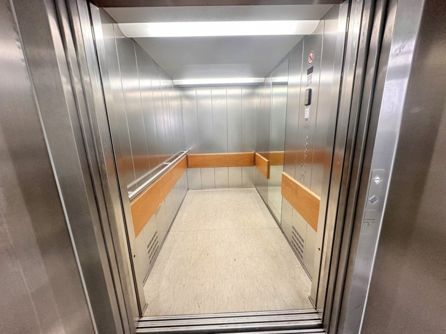 Aufzug Dachgeschosswohnung M�nchengladbach