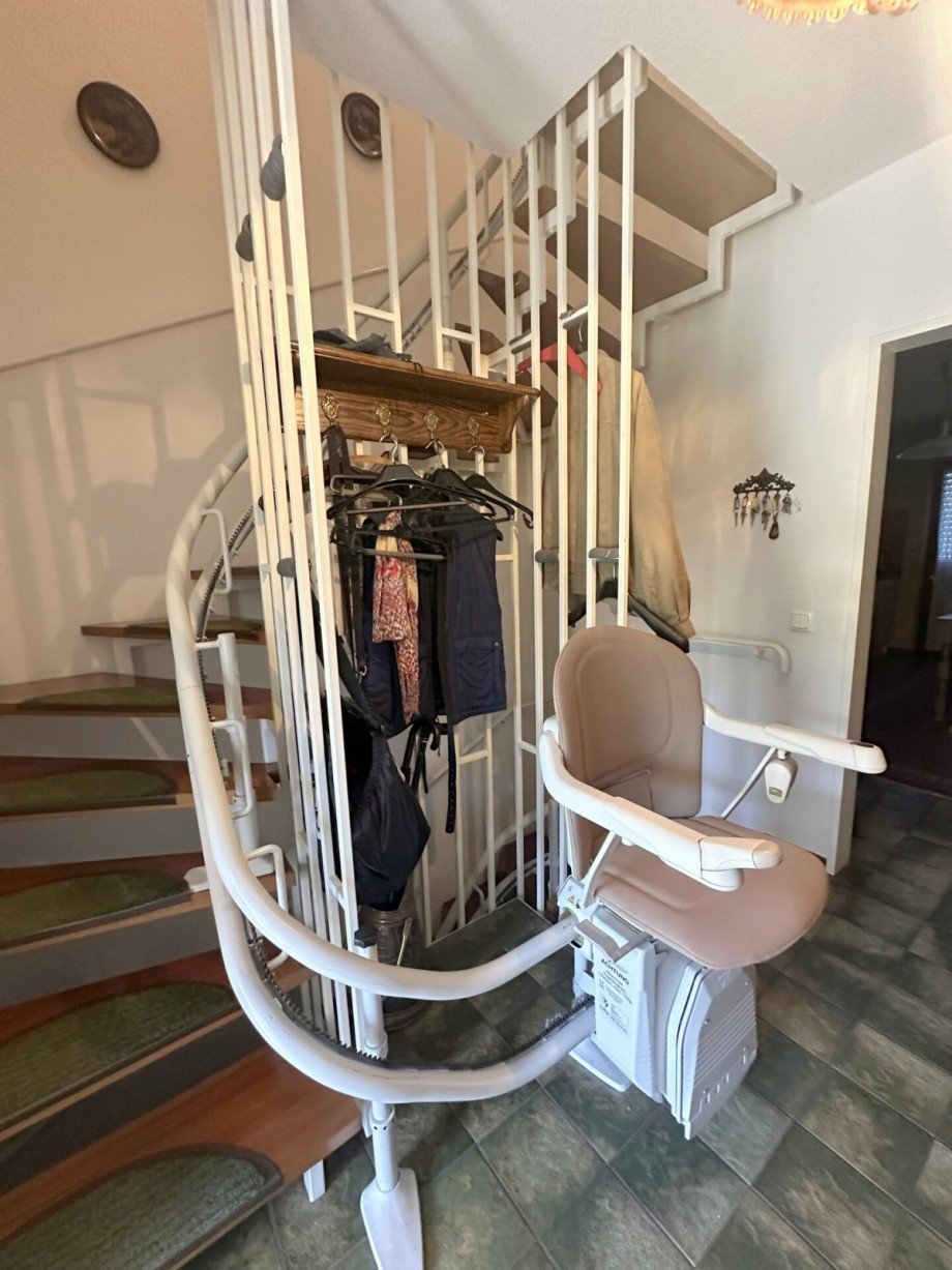 Offene Treppe mit Lift Einfamilienhaus M�nchengladbach