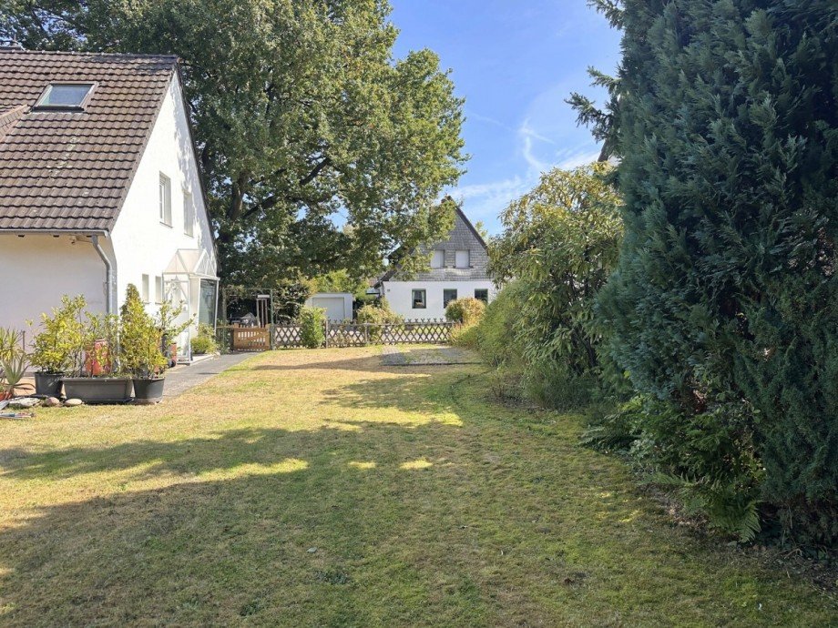 Baufl�che neben dem Haus Einfamilienhaus M�nchengladbach