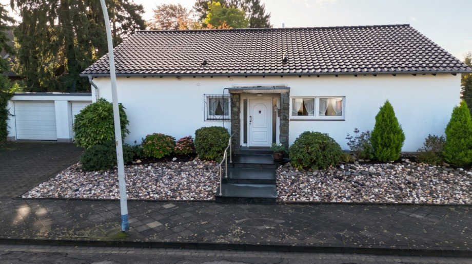 Hausfront Bungalow M�nchengladbach
