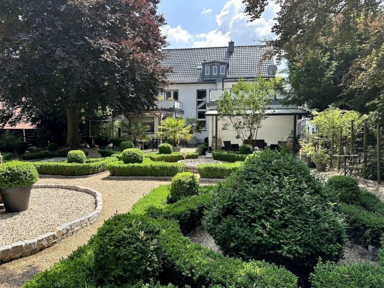 2. R�ckansicht H�ckelhoven Zweifamilienhaus *Ein modernes TRAUMhaus f�r Mehrgenerationen, Platzsuchende mit mehreren Terrassen-gro�em Garten*