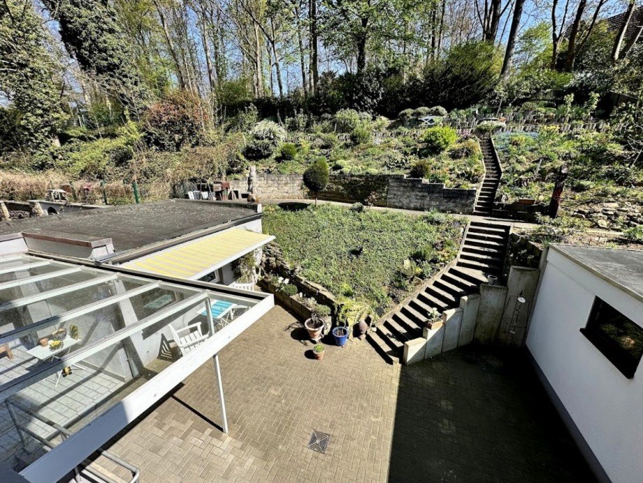 12. Blick auf Au�enbereich Mehrfamilienhaus M�nchengladbach
