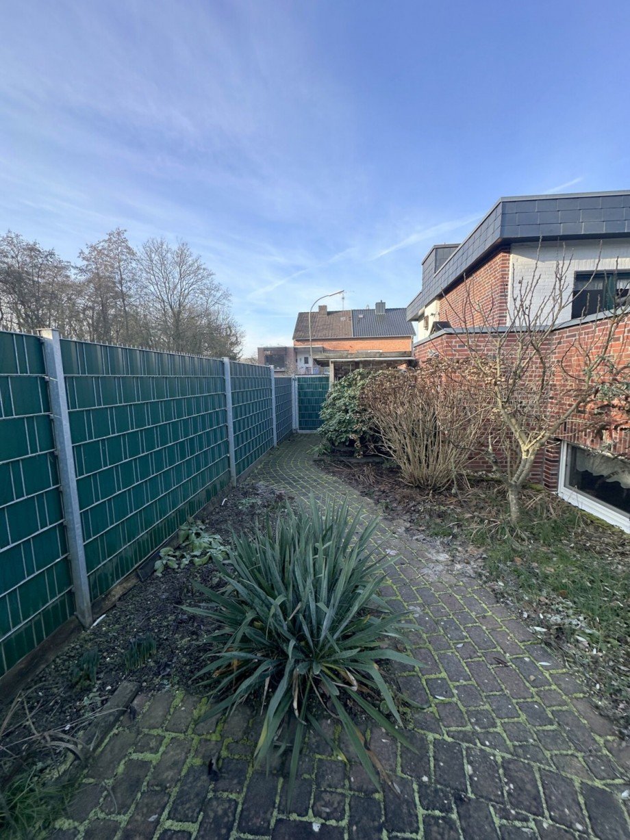 Seitlicher Zugang zum Garten Bungalow Wegberg